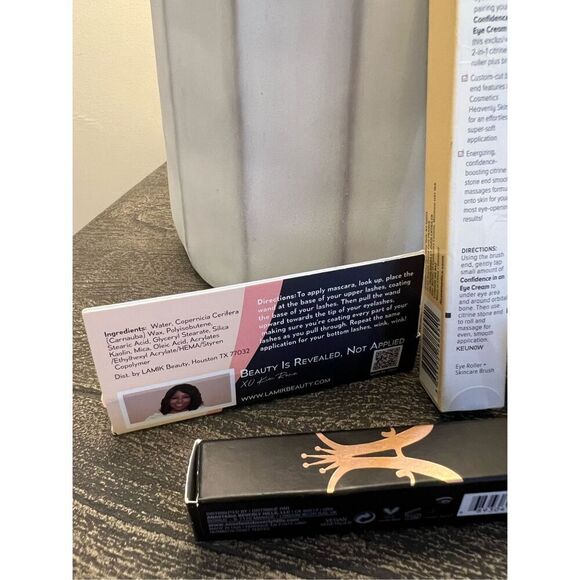 COSMETIC BUNDLE - Picture 8 of 8